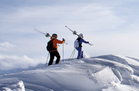 Ski und Skiausrüstung